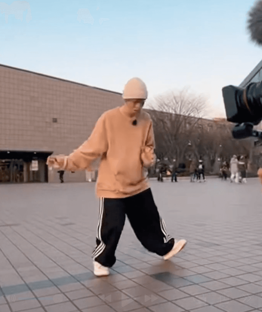 人気TikTokerダンスコラボ